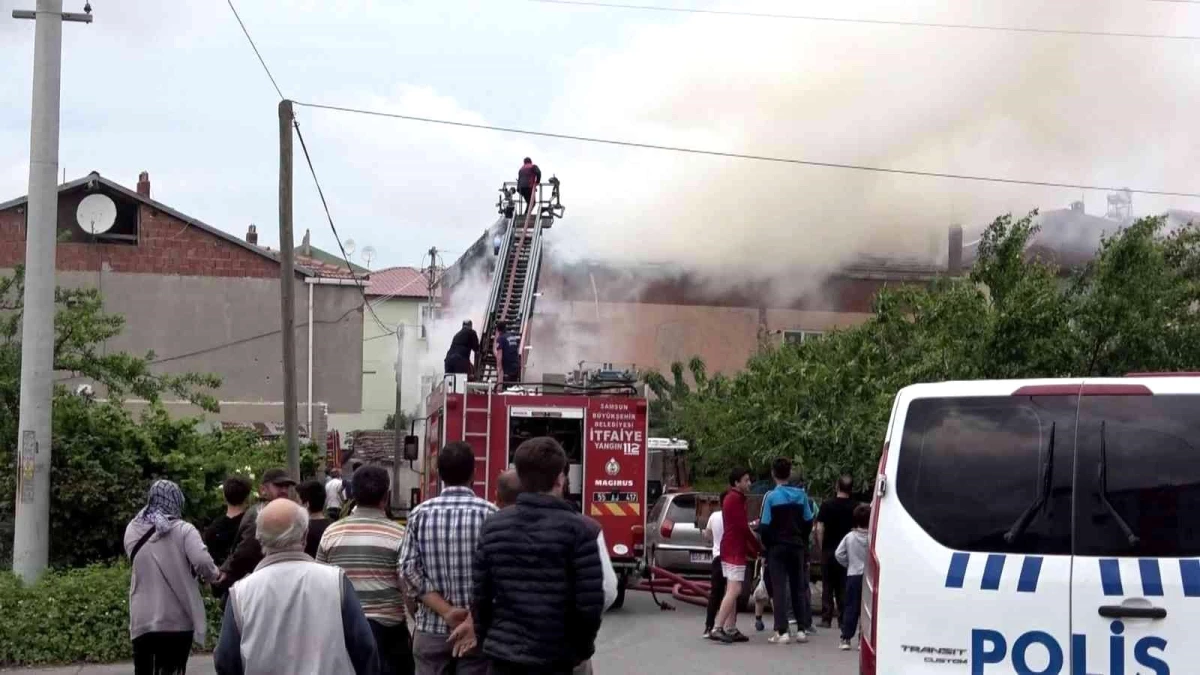 Bafra\'da çatı katı yangını