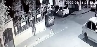 Fatih'te cami duvarındaki hadis-i şerif yazılı kağıtları yırtan şüpheli kaçtı