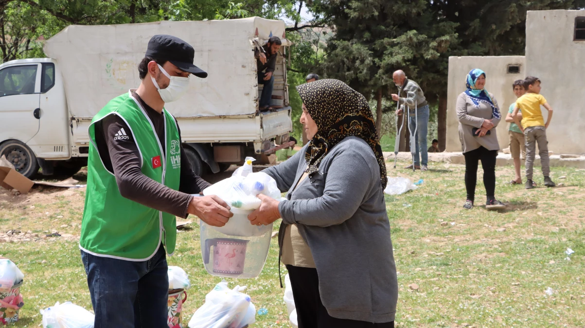 İHH\'den Suriye\'deki 1600 aileye hijyen malzemesi yardımı yapıldı