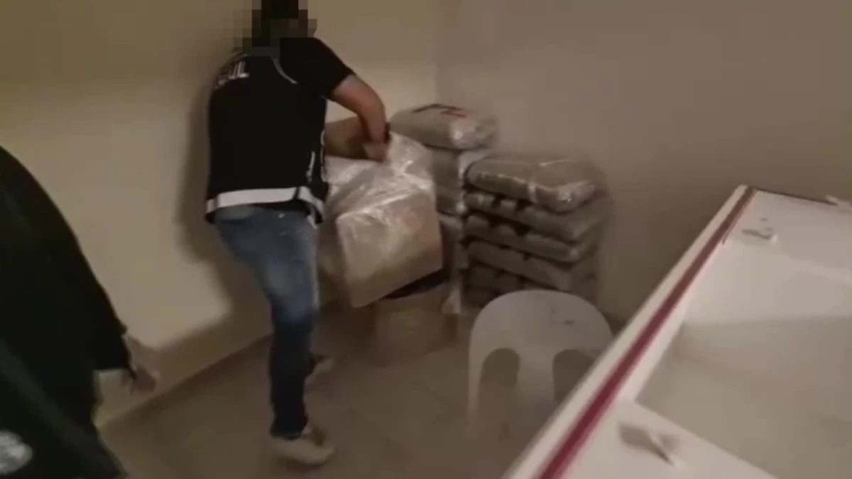 Uyuşturucu deposuna baskın: 248 kilogram Hint keneviri ele geçirildi