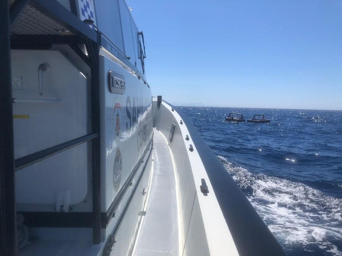 İzmir açıklarında 33 düzensiz göçmen yakalandı