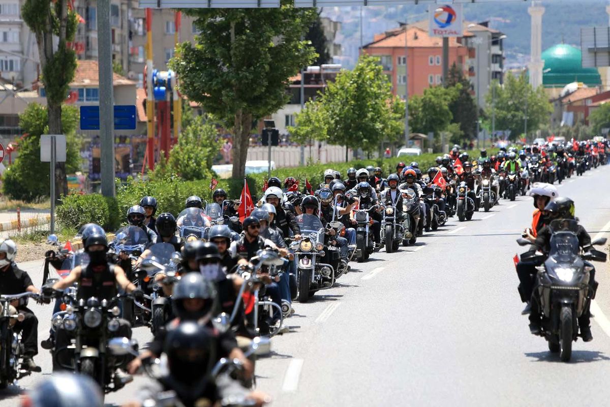 Pamukkale'de 600 motosikletli şölen oluşturdu