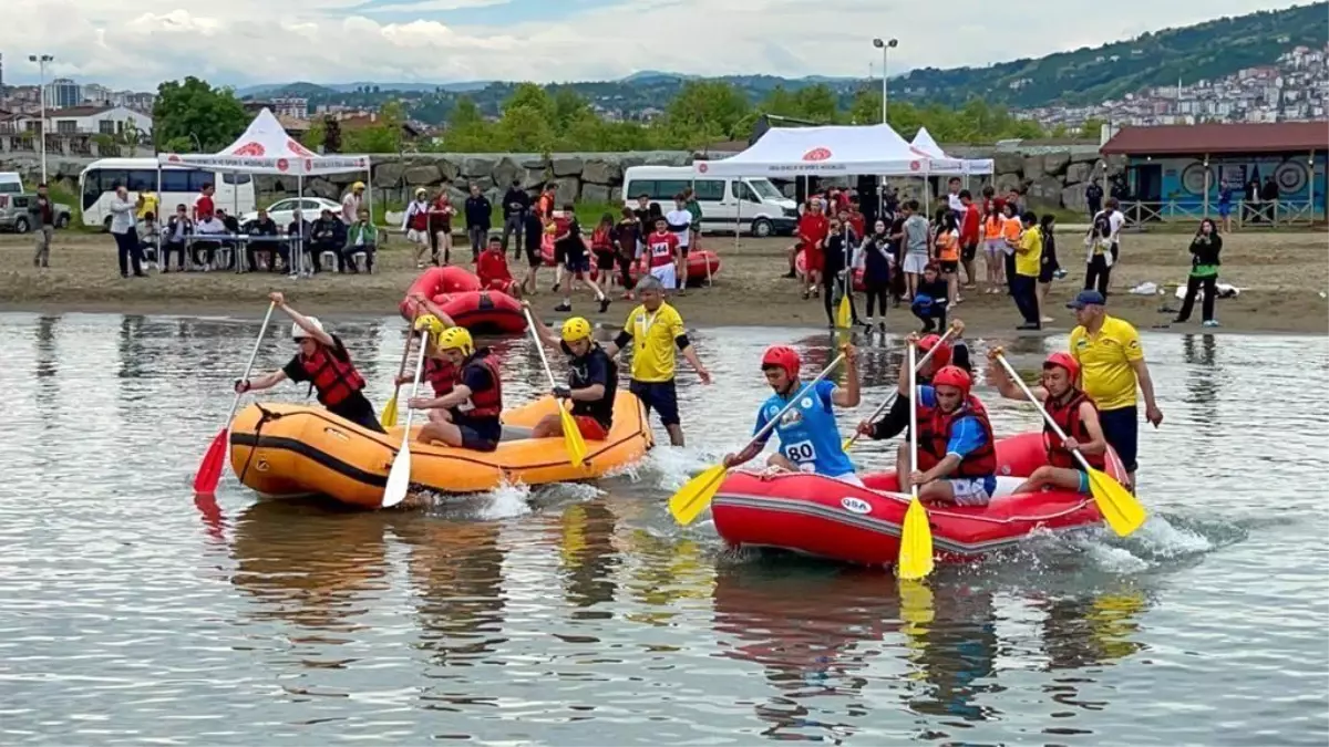 Rafting Gençler Grup Müsabakaları Ordu\'da başladı