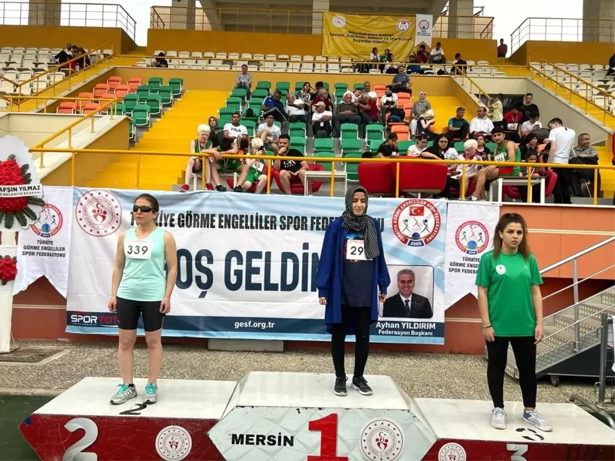 Sinoplu sporcu atletizm şampiyonasında iki madalya aldı