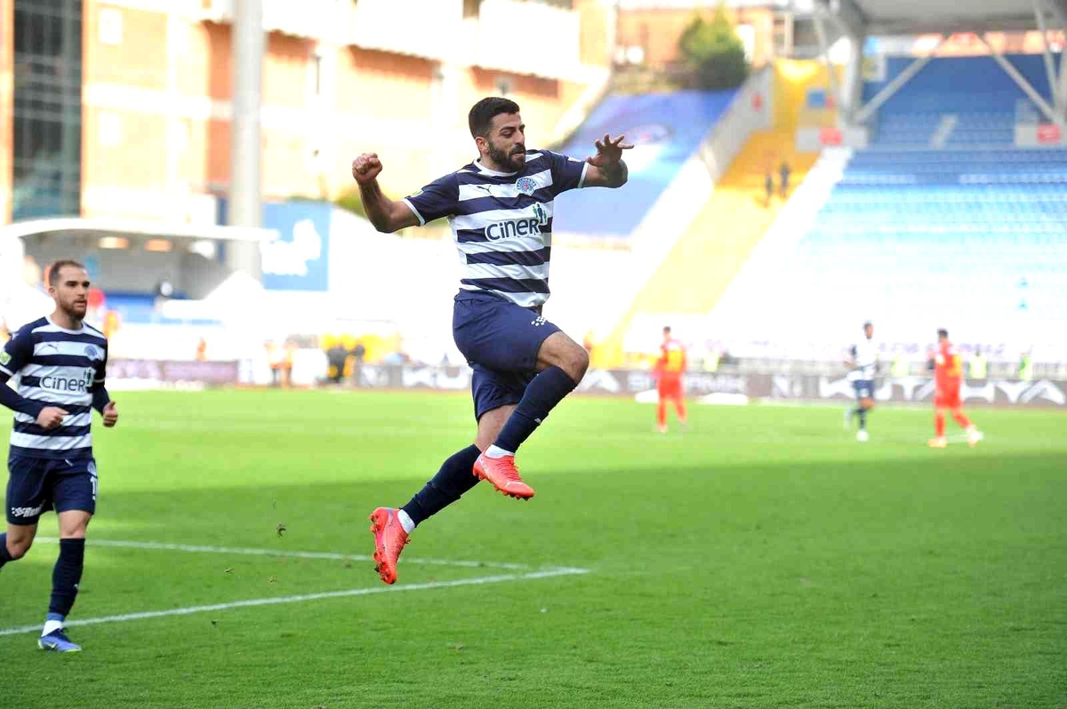 Süper Lig\'in kralı Umut Bozok!