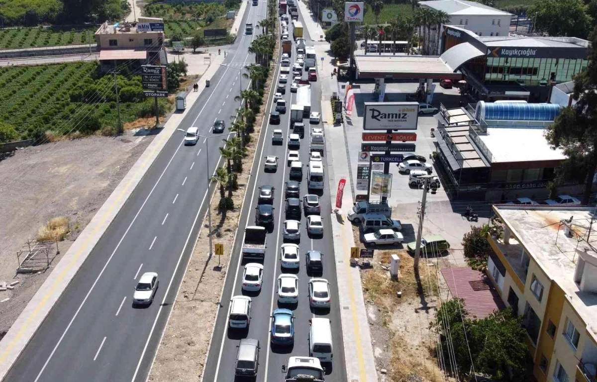 Antalya\'da trafiğe kayıtlı araç sayısı 1 milyon 243 bin 909 oldu