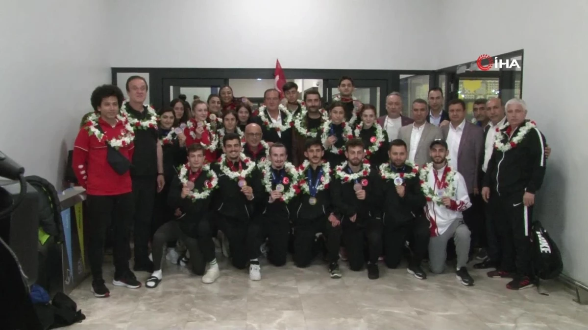 Avrupa Şampiyonu olan Tekvando Milli Takımı yurda döndü