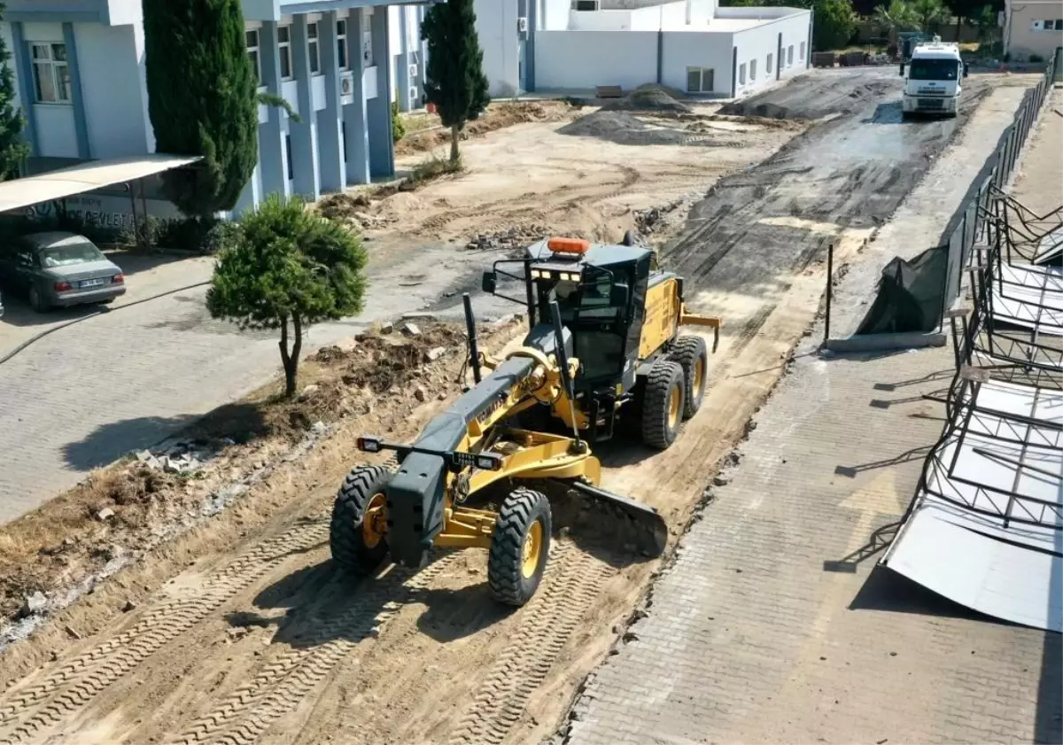 Didim Belediyesi hastanenin çevre düzenlemesini yapıyor