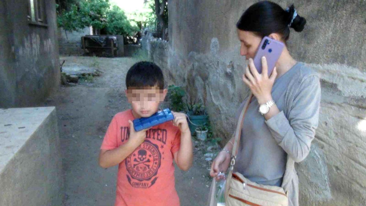 Elinde alkol şişesiye sokakta ateş edip arkadaşını vurdu, seken saçma 11 yaşındaki çocuğu da yaraladı