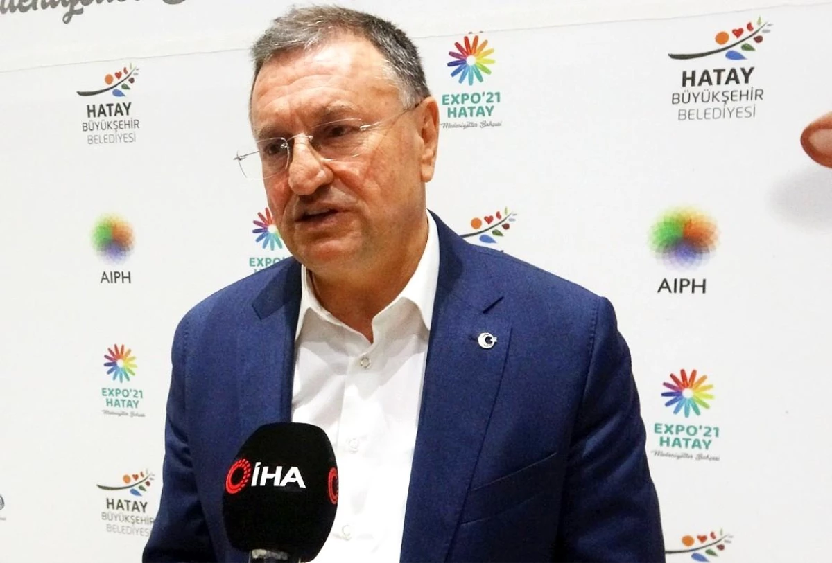 Hatayspor Onursal Başkanı Savaş: "Türk bir teknik direktör ile görüşüyoruz"