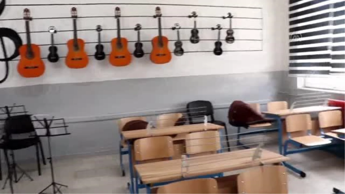 Havza\'da öğretmenlerin desteği ile oluşturulan müzik sınıfı açıldı