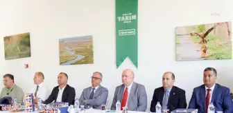 İzmir'de Can Dostlar İçin Yeni Adım: Iskarta Balıklar Mamaya Dönüşecek