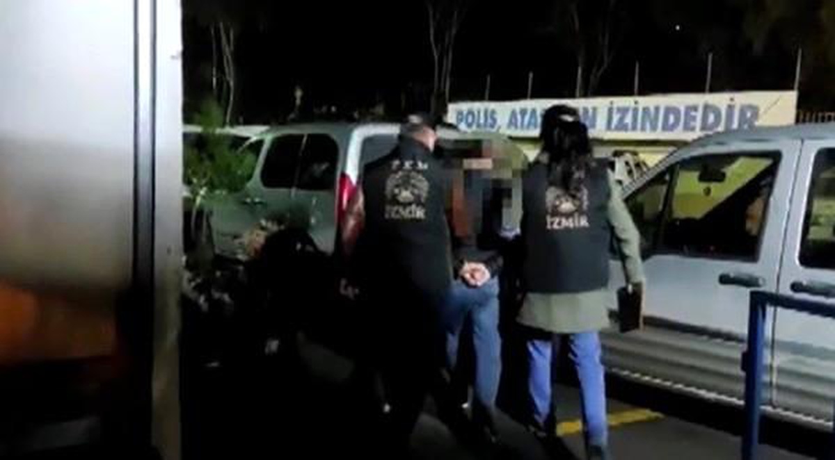 İzmir merkezli FETÖ operasyonunda gözaltı sayısı 51\'e yükseldi