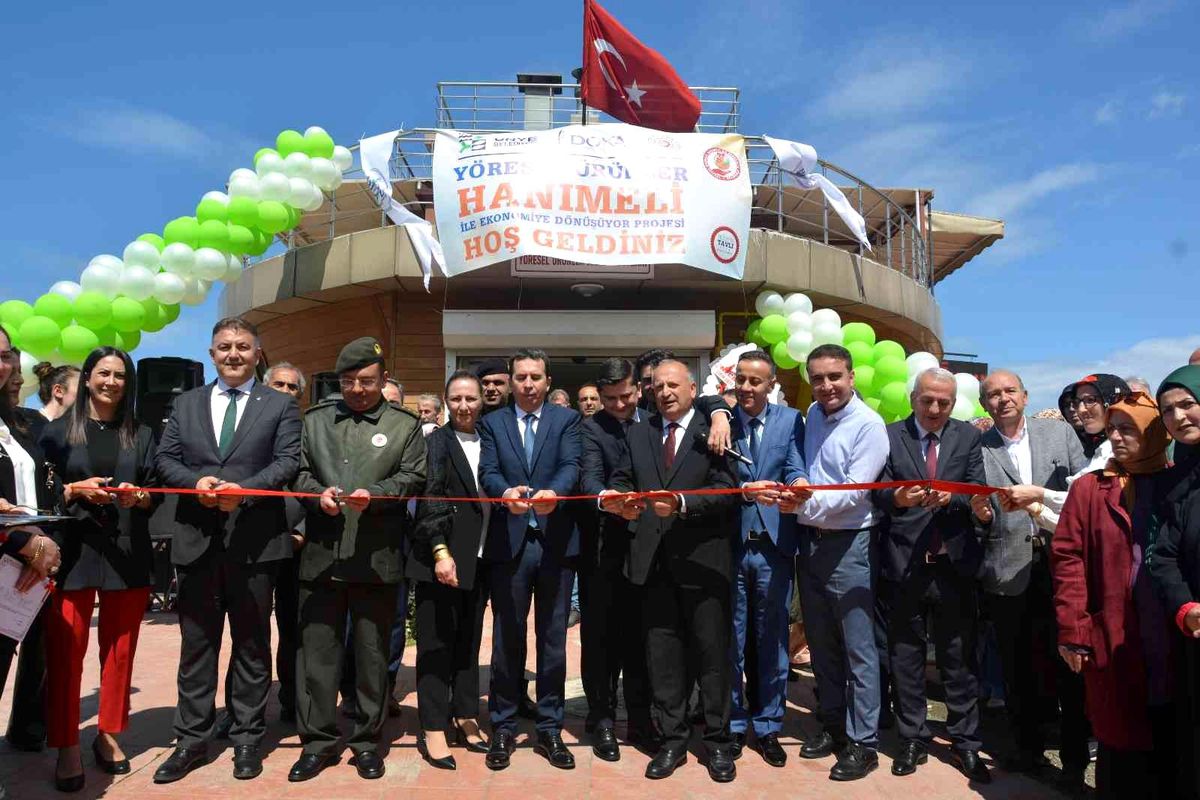 Kadın girişimcilerden yöresel ürün pazarı