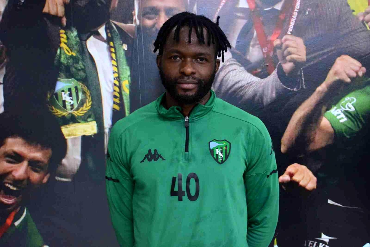 Kocaelispor\'da Omolo ile yollar ayrıldı
