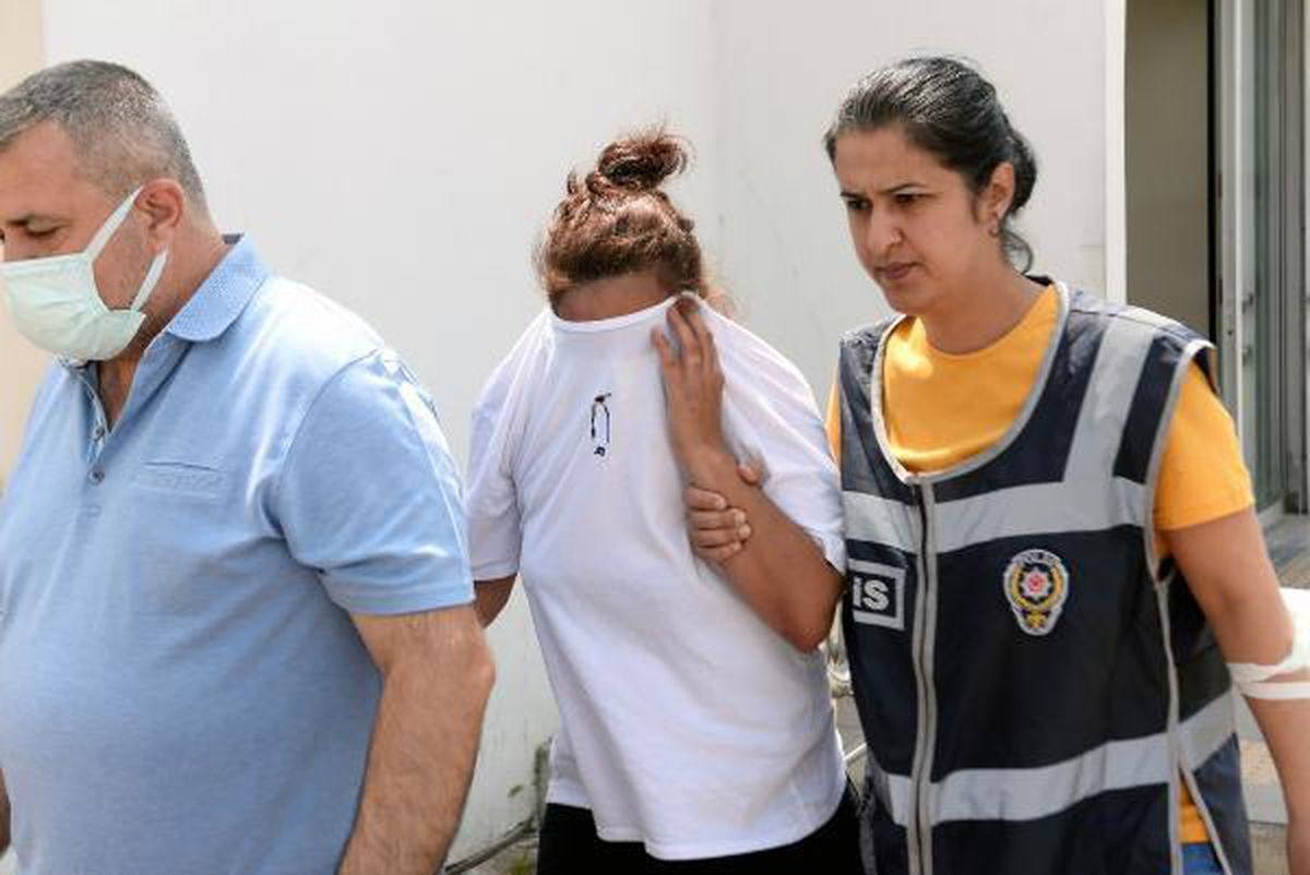 KOCASINI EVE SÜREKLİ SARHOŞ GELİP KENDİSİNİ DÖVDÜĞÜ İÇİN BIÇAKLAMIŞ