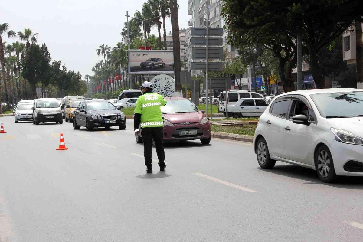 Mersin\'de nisan ayında trafiğe kayıtlı araç sayısı 683 bin 534\'e yükseldi
