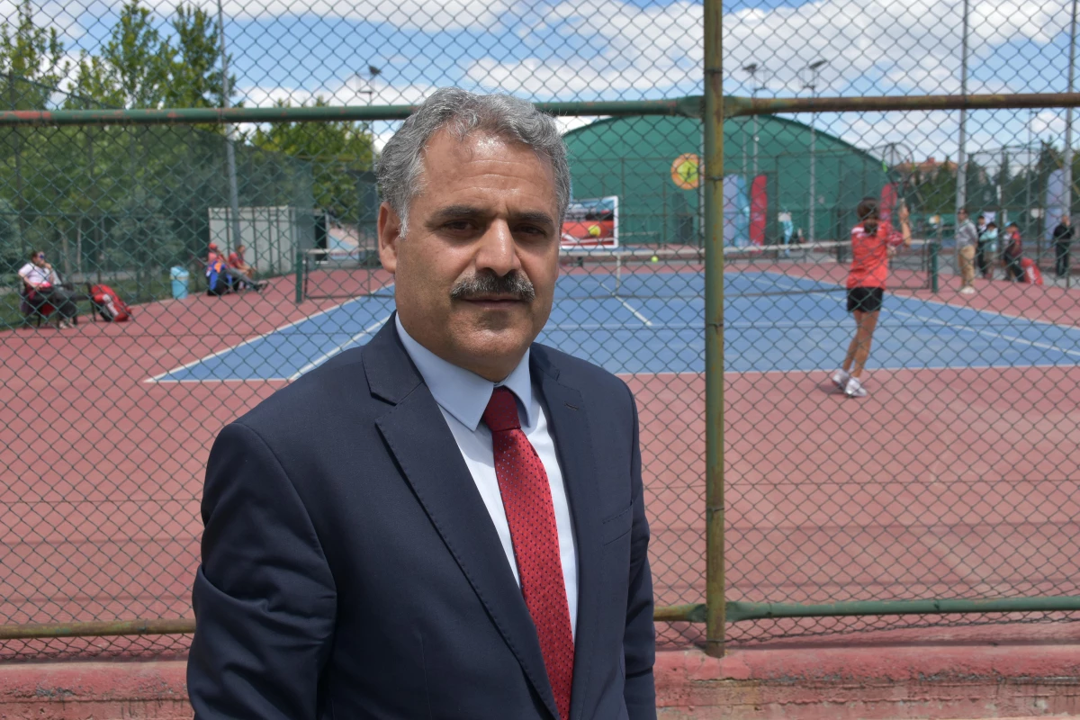 Okul Sporları Küçükler Tenis Türkiye Birinciliği müsabakaları devam ediyor