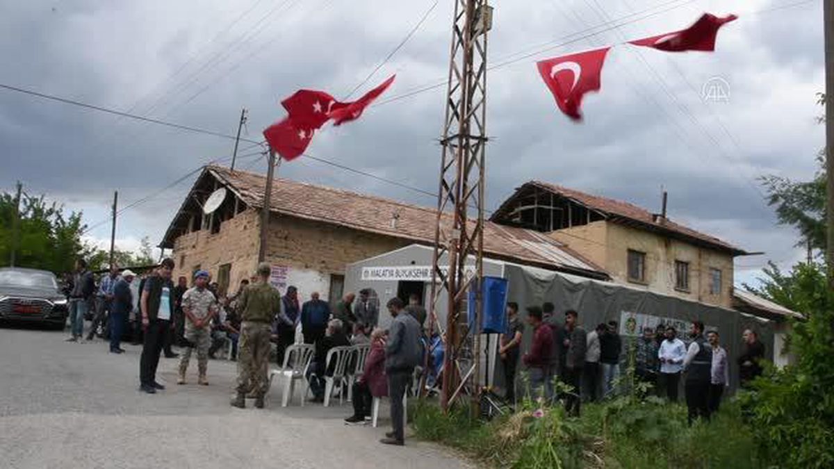 Piyade Sözleşmeli Er Tekedereli'nin şehadet haberi ailesine verildi