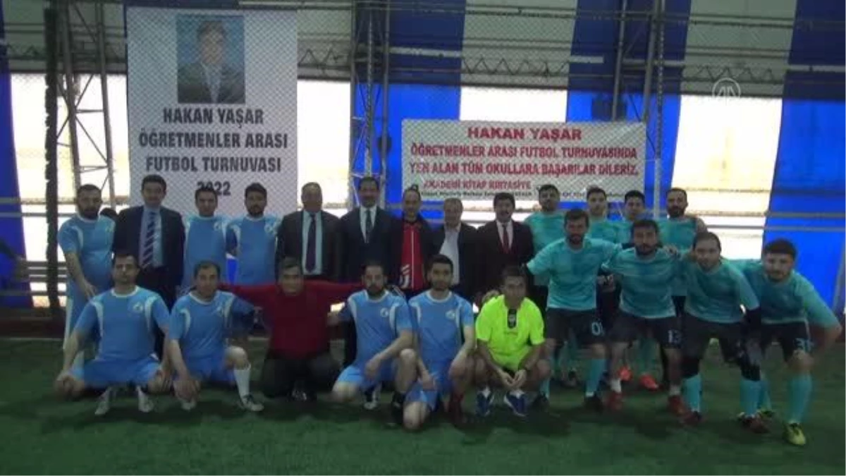 Tatvan\'da vefat eden öğretmenin anısına futbol turnuvası düzenlendi