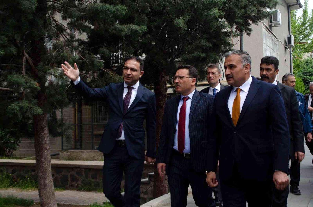 Vali Çiçek Develi\'de incelemelerde bulundu
