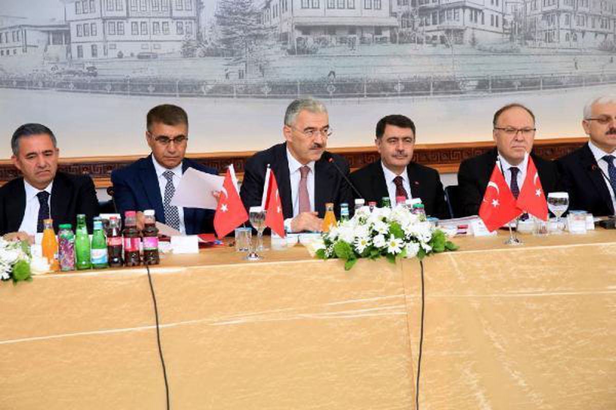 9 ilin valisi, düzensiz göçle mücadele için Eskişehir\'de bir araya geldi