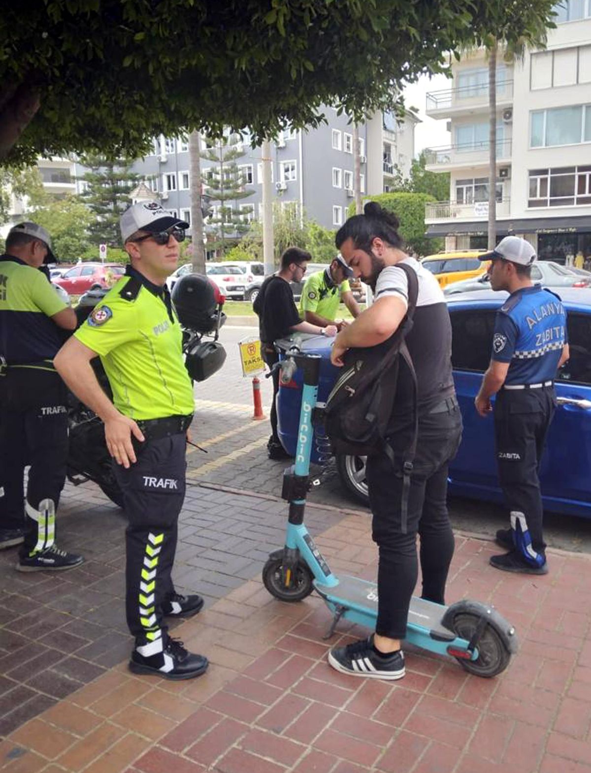 Alanya\'da elektrikli scooter sürücülerine ceza