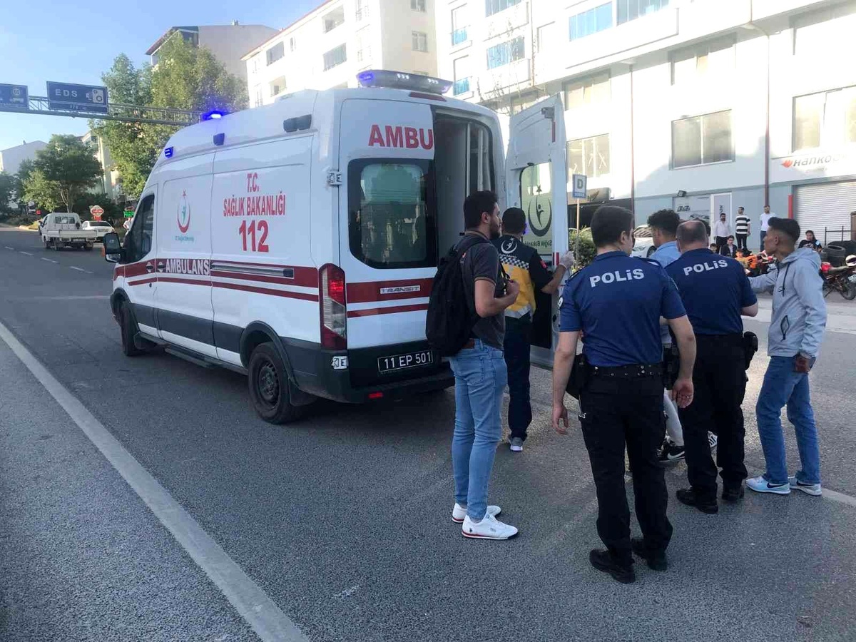 Bilecik\'te 2 motosikletin çarpıştığı kazada 1 kişi yaralandı