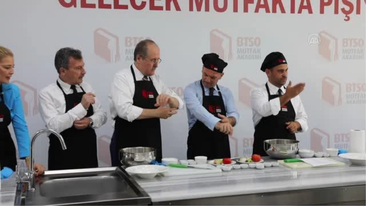 Bursa\'da "Türk Mutfağı Haftası"nda cantık ve süt helvası tanıtıldı