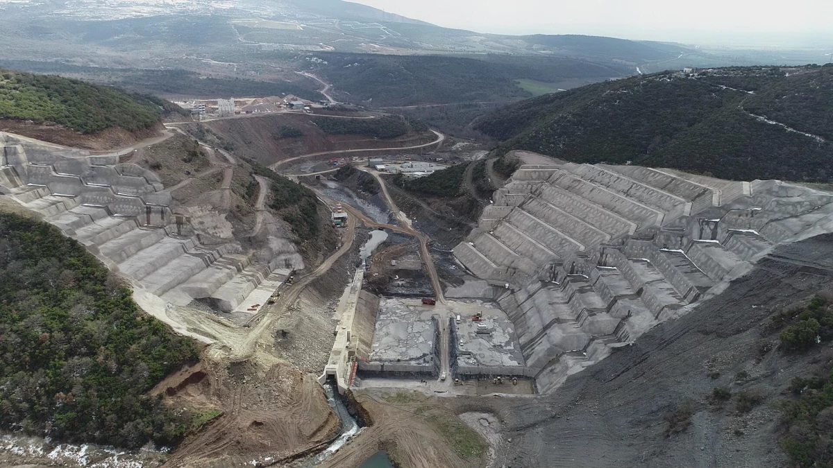 Bursa\'daki Karacabey Gölecik Barajı\'nın inşaatı devam ediyor