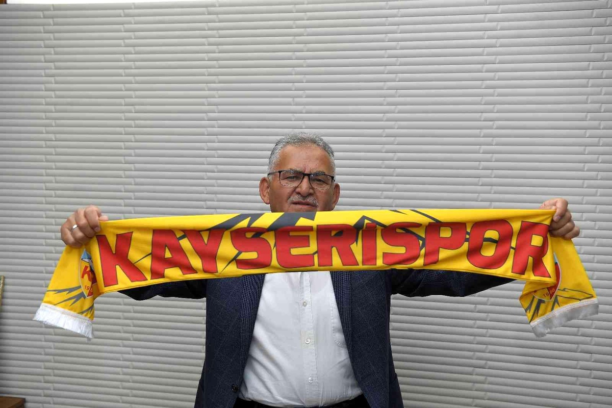 Büyükkılıç: "Kayserispor\'umuza kupa finalinde başarılar diliyorum"