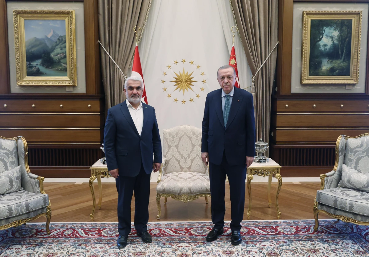 Cumhurbaşkanı Erdoğan, HÜDAPAR Genel Başkanı Yapıcıoğlu\'nu kabul etti