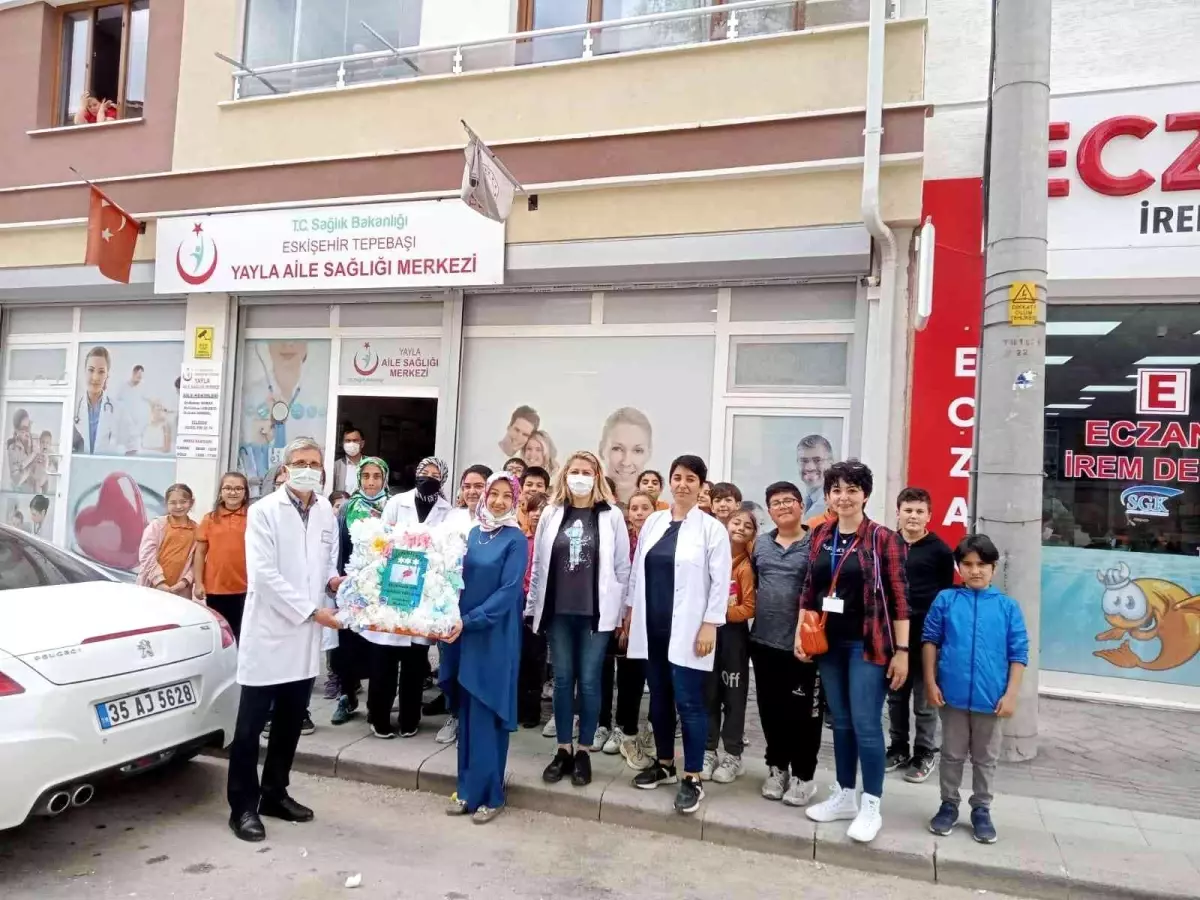 İlkokul öğrencilerinden sağlık çalışanlarına 'Maskeden Çiçek'