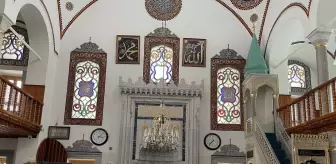 Kabe ölçülerine göre yapılan cami dikkat çekiyor