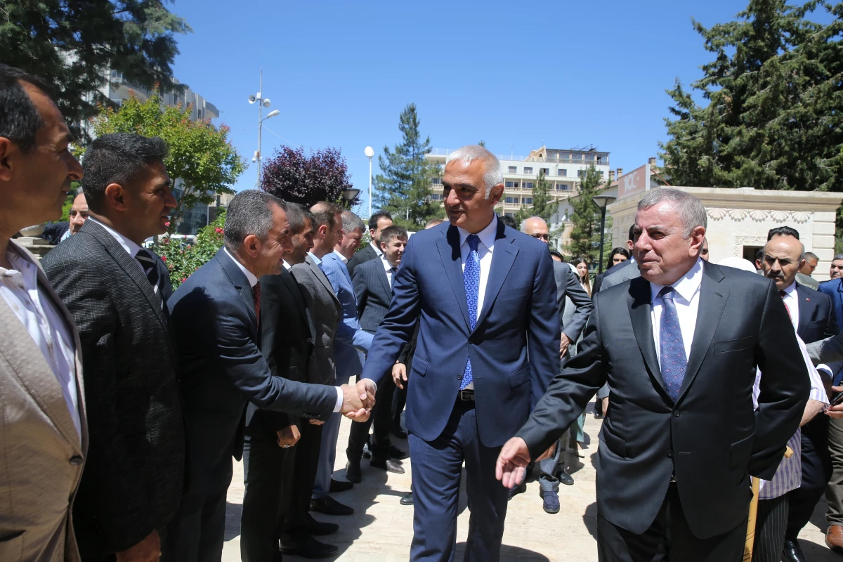 Kültür ve Turizm Bakanı Ersoy, Mardin\'de temaslarda bulundu
