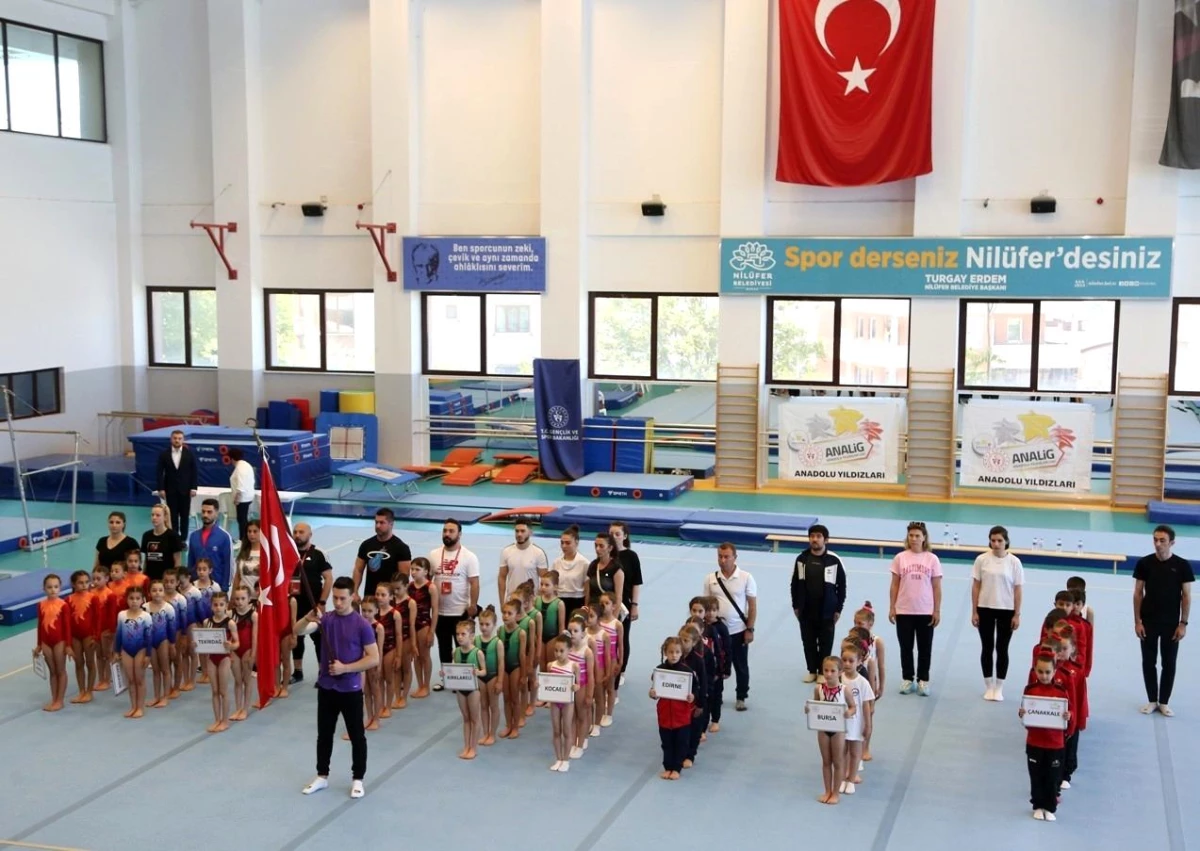 Minik Cimnastikçiler, Nilüfer\'de Yarıştı