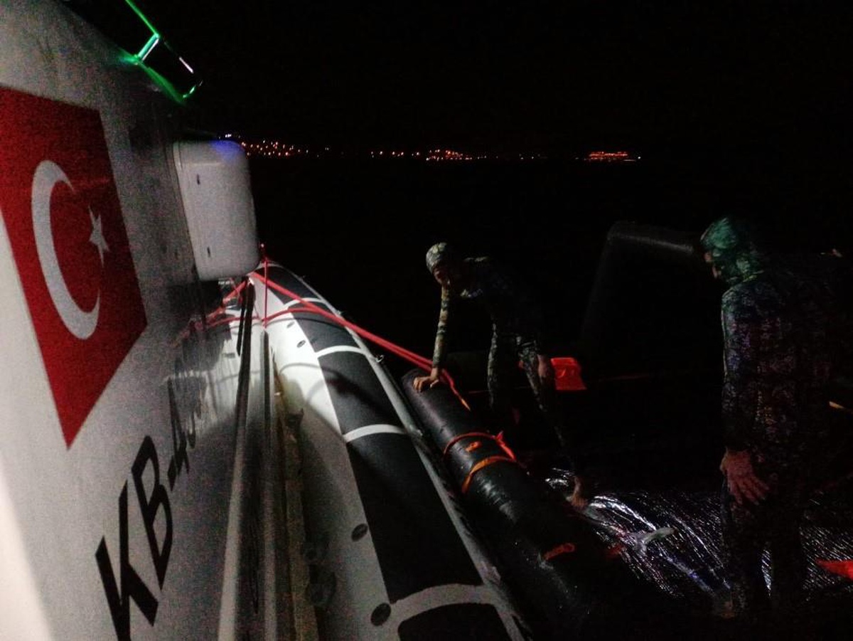 Muğla\'da can salındaki 2 düzensiz göçmen kurtarıldı