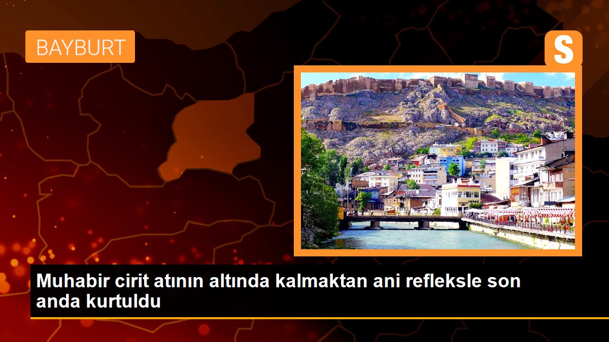 Muhabir cirit atının altında kalmaktan ani refleksle son anda kurtuldu