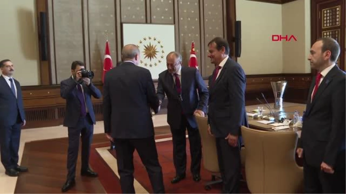 Cumhurbaşkanı Erdoğan, Anadolu Efes takımını kabul etti