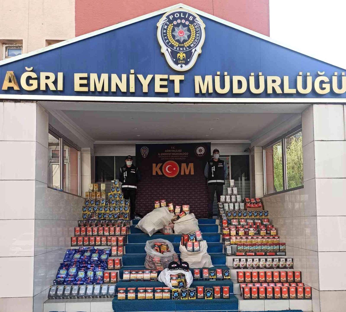Ağrı\'da kaçakçılık operasyonları: 3 gözaltı