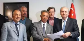 Ahmet Nur Çebi listesini teslim etti