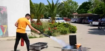 Atça'da üniversite öğrencilerine yangına müdahale eğitimi verildi