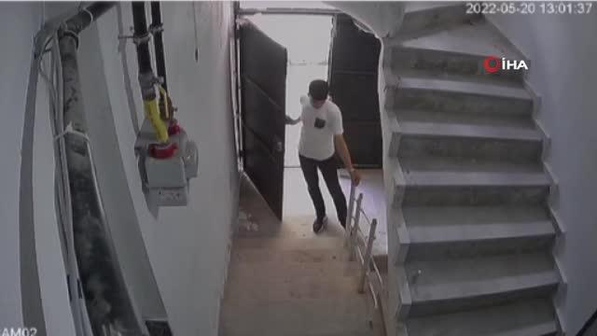 Batman\'da merdiven korkuluklarını çalan hırsızlar kamerada