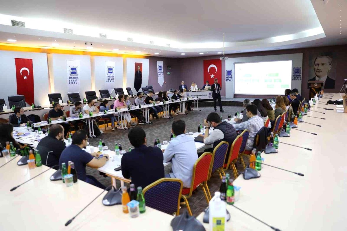 Eskişehirli firmalar \'Yeşil Yakalı Akademisi\'ne katıldı