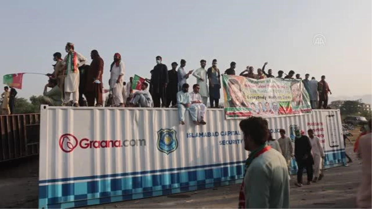 İSLAMABAD - Pakistan\'da İmran Han\'dan mobil miting