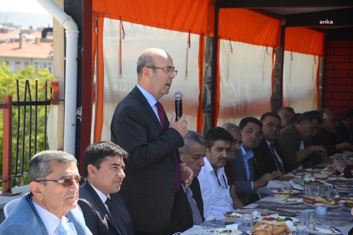 Kırşehir Belediye Başkanı Ekicioğlu, Ahi Çarşısı Esnafıyla Kahvaltıda Bir Araya Geldi