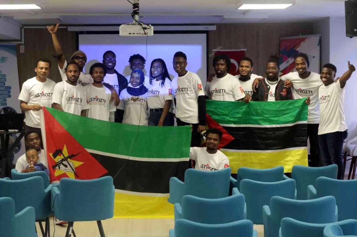 Mozambikli Başkan Danilo Eskişehir\'deki Afrikalıları bir araya topladı