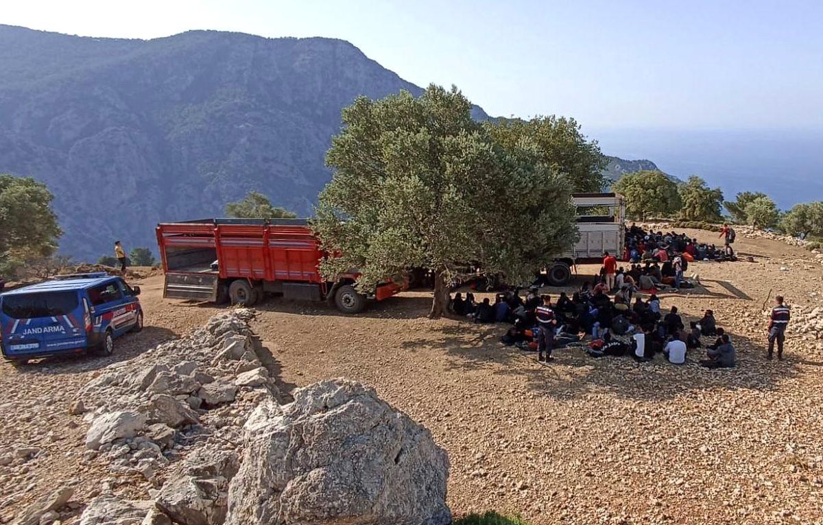 Muğla\'da 237 düzensiz göçmen yakalandı