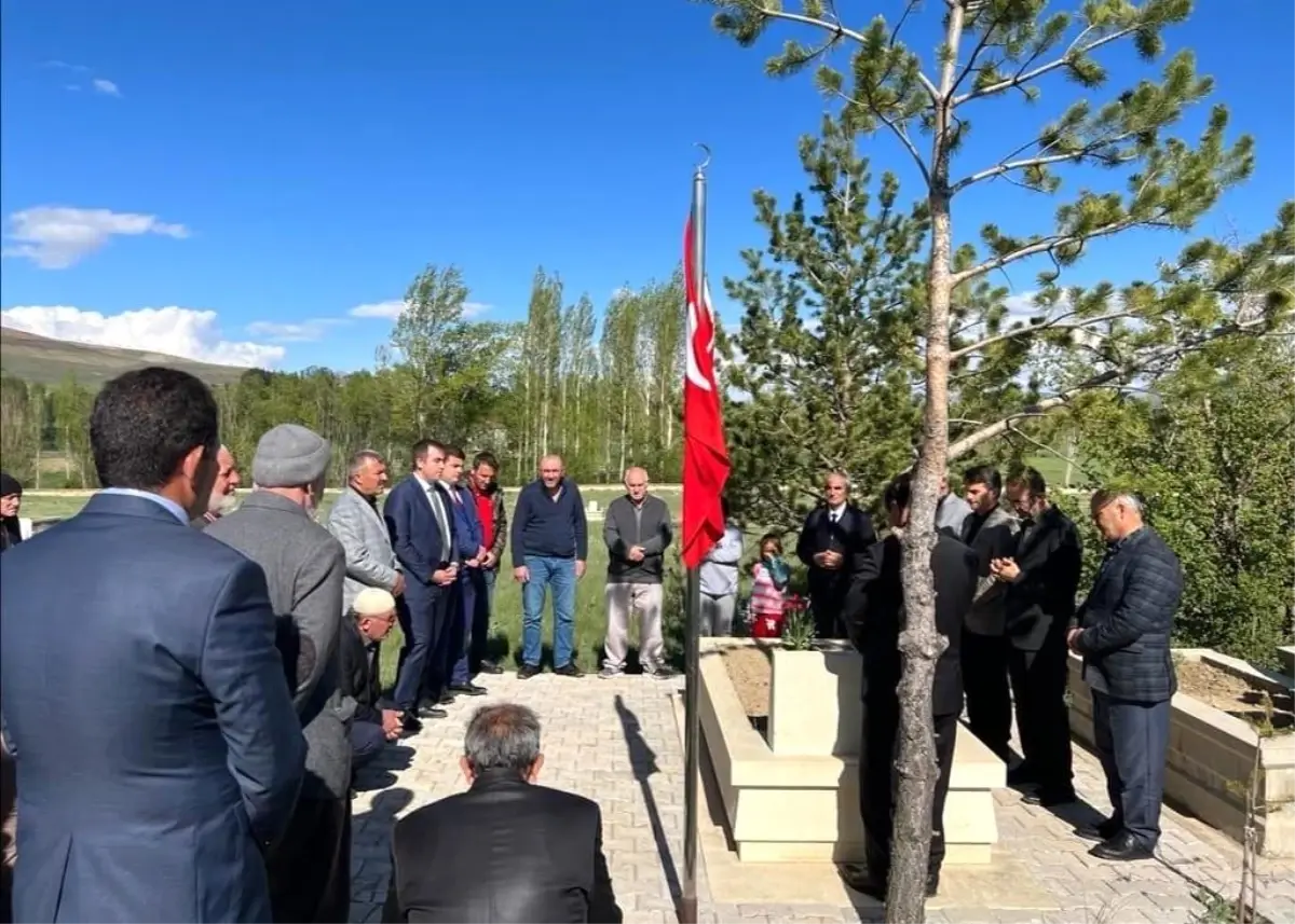 Şehit Muammer Gür, şahadetinin yıl dönümünde kabri başında anıldı