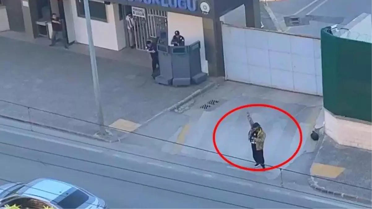 'Üzerimde bomba var' diyerek polislerin üzerine yürümüştü! Vurularak etkisiz hale getirilen adamın kamera görüntüleri ortaya çıktı